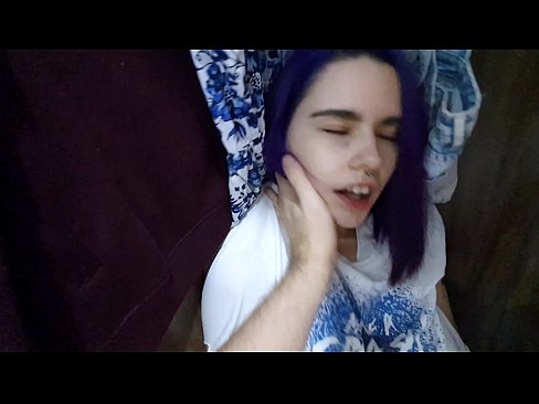 ❤️ 在衣柜里发现我的妹妹并帮助她射精 ❤️❌ 自制毛片